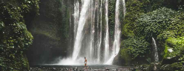 Pesona Air Terjun Tiu Kelep