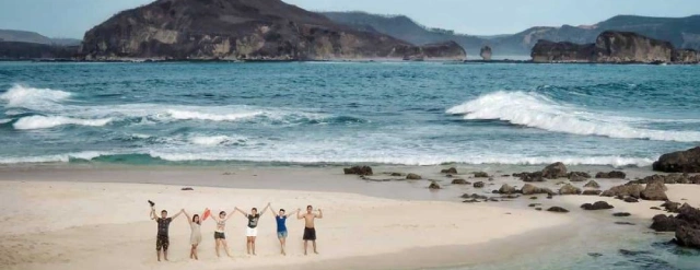 Liburan di Pantai Tanjung Bongo