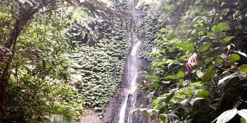 Keindahan Air Terjun Geripak Lombok